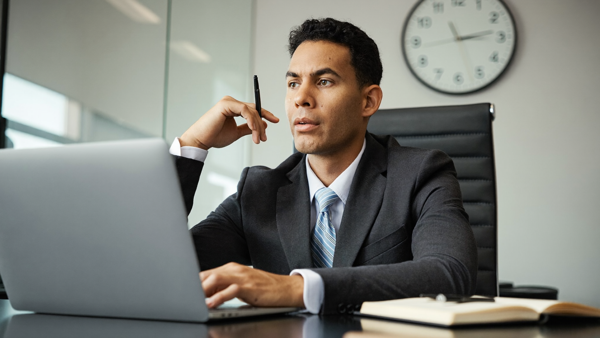Banco de Horas ou Hora Extra: O que Compensa Mais para sua Empresa?